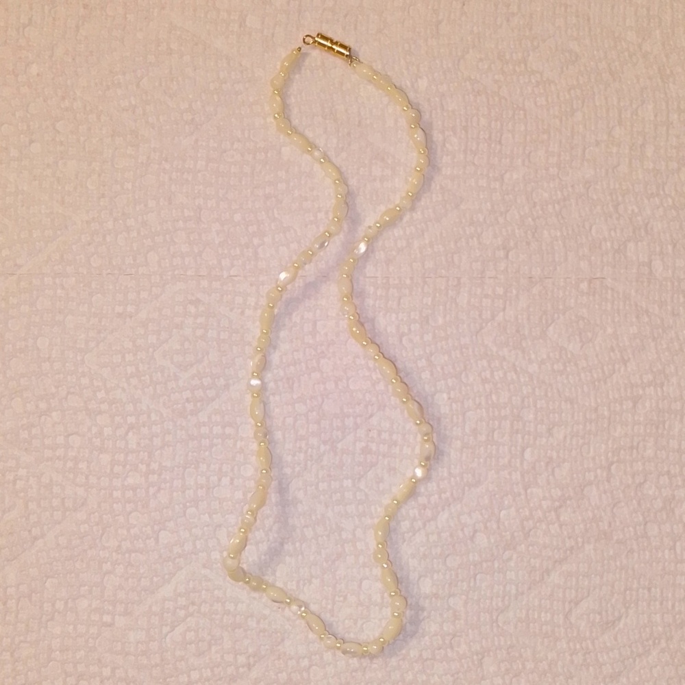 *3/$12* NWOT Shell Choker Necklace Summer